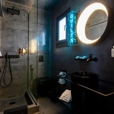 She Mykonos Boutique 3*